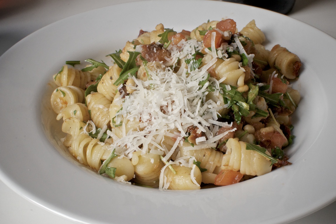 Pasta mit Sardellen & Rucola | Foto: Gerhard Bauer, ISARBLOG