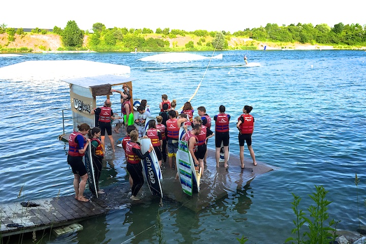 Großer Andrang bei Wakeboard Starthäuschen| Foto: Gerhard Bauer