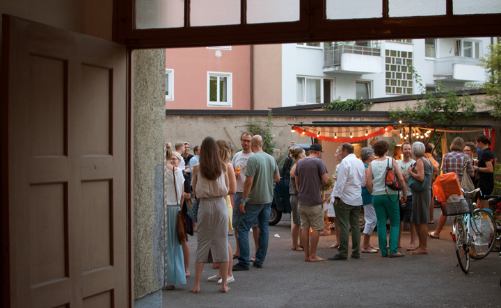 Tolle Stimmung bei der Einweihung der Streetfood Ape /Foto: Monika Schreiner