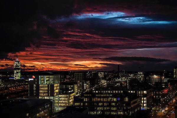 24 Stunden Bayern - Abendhimmel über München | Foto: Bayerischer Rundfunk