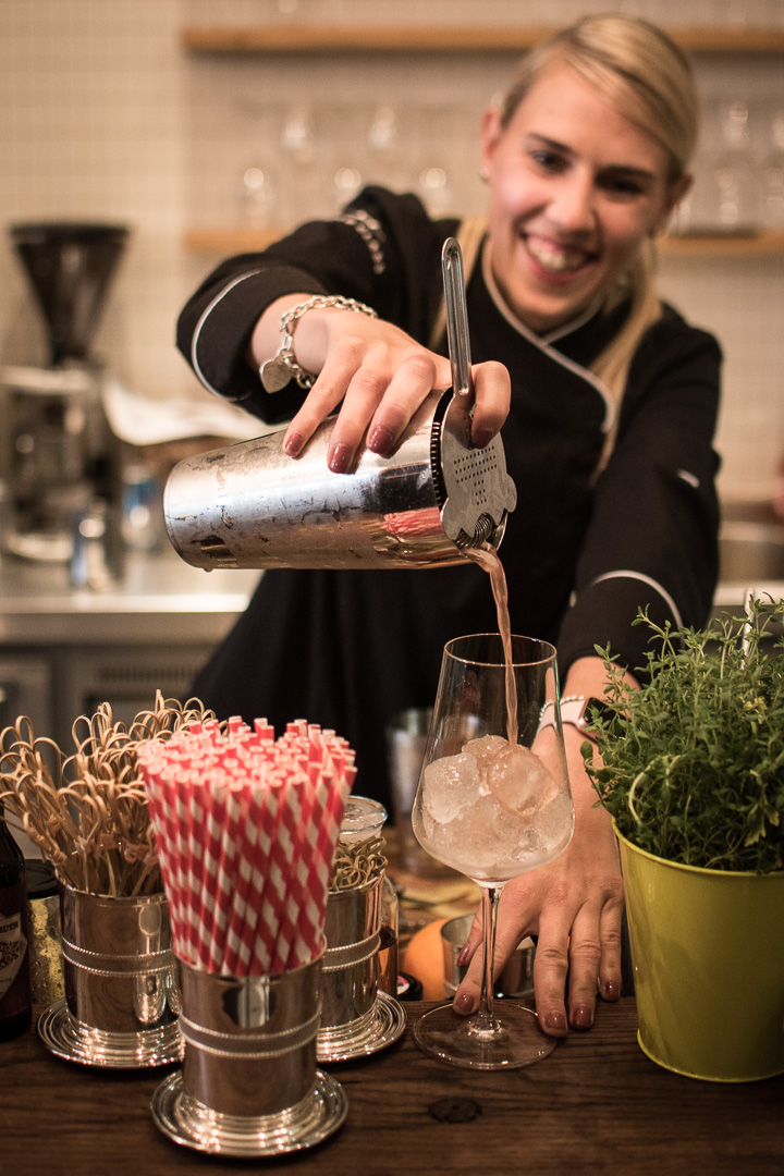 Meike Zimmermann 2017 im Gesellschaftsraum für Ron Zacapa / Foto: ISARBLOG