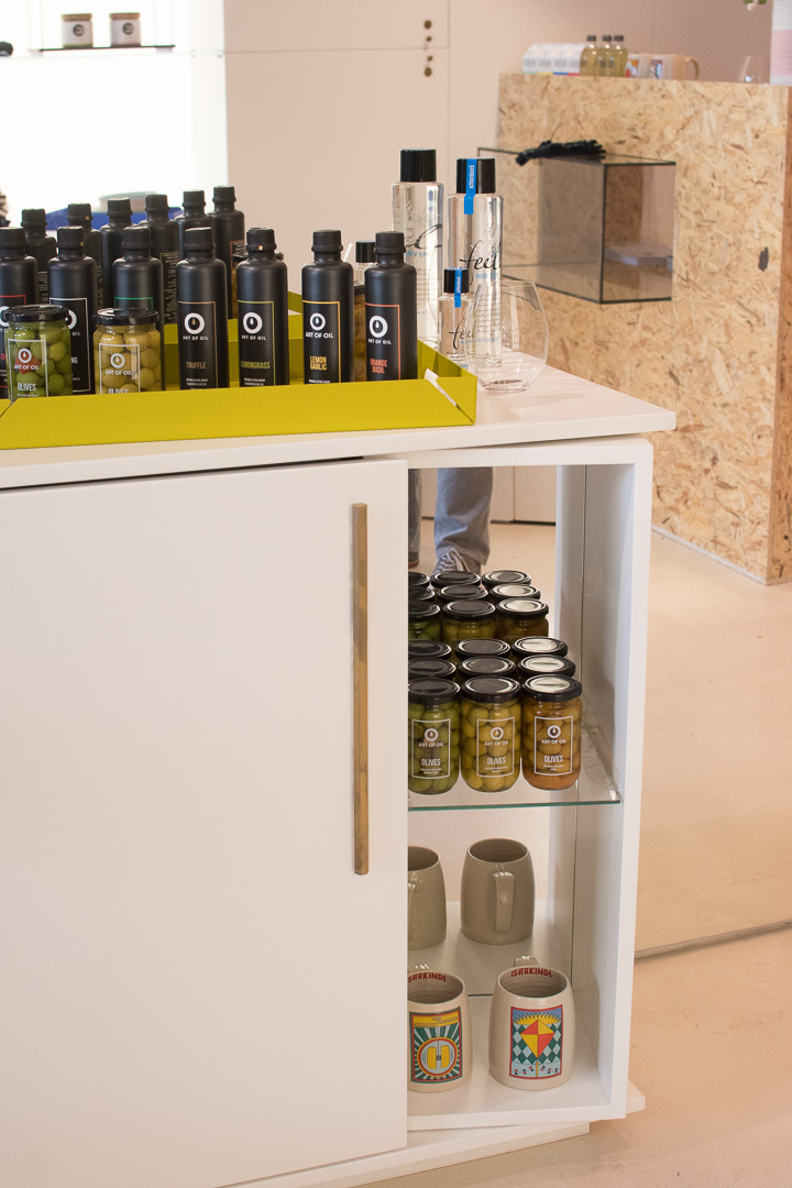 Coco Monaco heißt der neue Popup Store am Marienplatz. Bis Ende des Jahre kann man dort von Münchner Labels Mode, Kosmetik, Möbel und Delikatessen kaufen. Dazu gibt es auch noch einen wundervollen Blick auf das Münchner Rathaus.