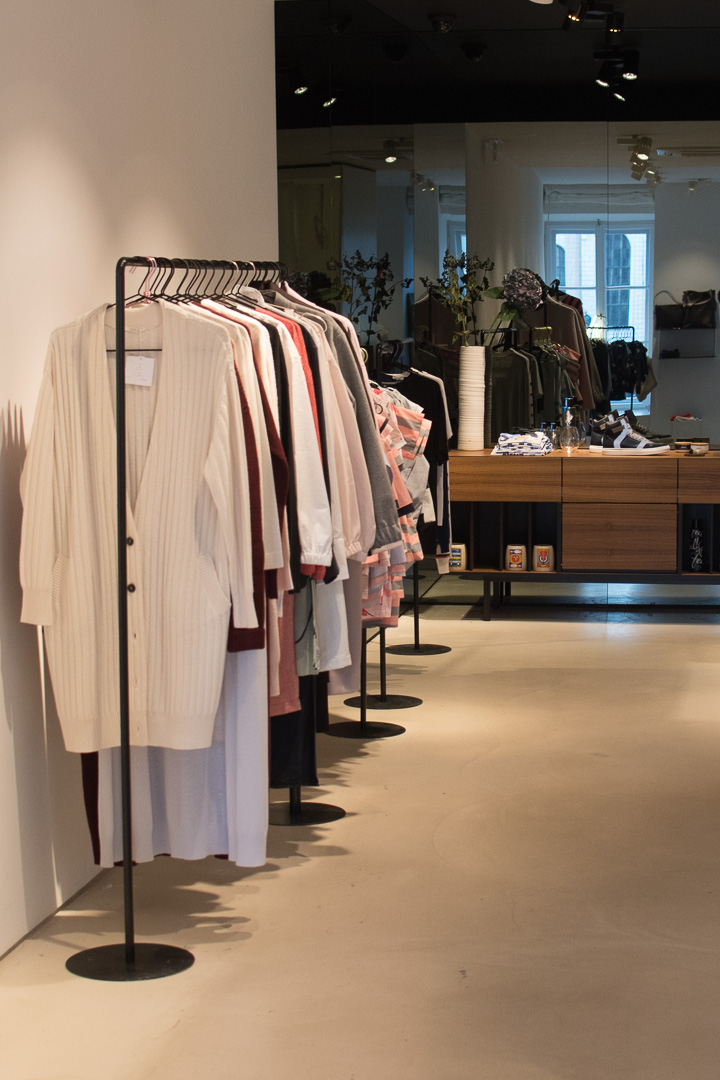 Coco Monaco heißt der neue Popup Store am Marienplatz. Bis Ende des Jahre kann man dort von Münchner Labels Mode, Kosmetik, Möbel und Delikatessen kaufen. Dazu gibt es auch noch einen wundervollen Blick auf das Münchner Rathaus.