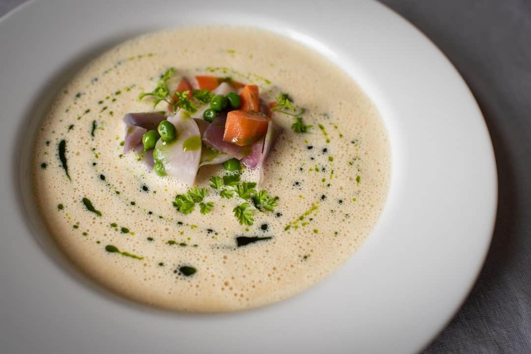 Schnüsch mit Gemüseeinlage & Schnittlauchöl | Foto: ISARBLOG